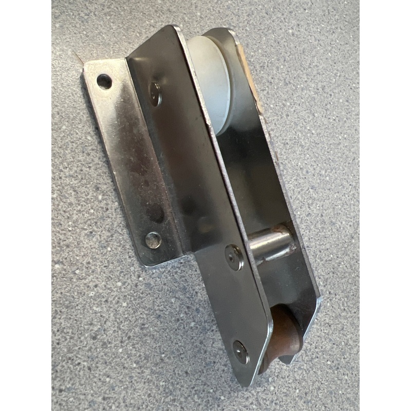 Schaefer exit block with roller